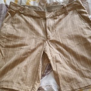 The North Face plaid shorts 14 NWT NEW